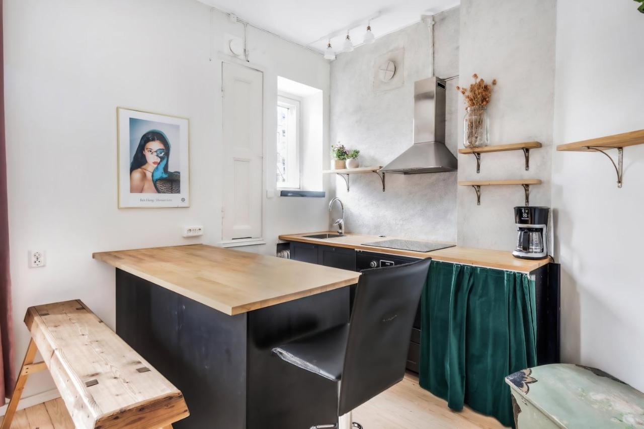 Wehost Modern Kitchen Studio With Bright Colours Appartement Helsinki Buitenkant foto