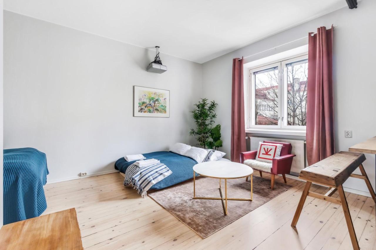 Wehost Modern Kitchen Studio With Bright Colours Appartement Helsinki Buitenkant foto