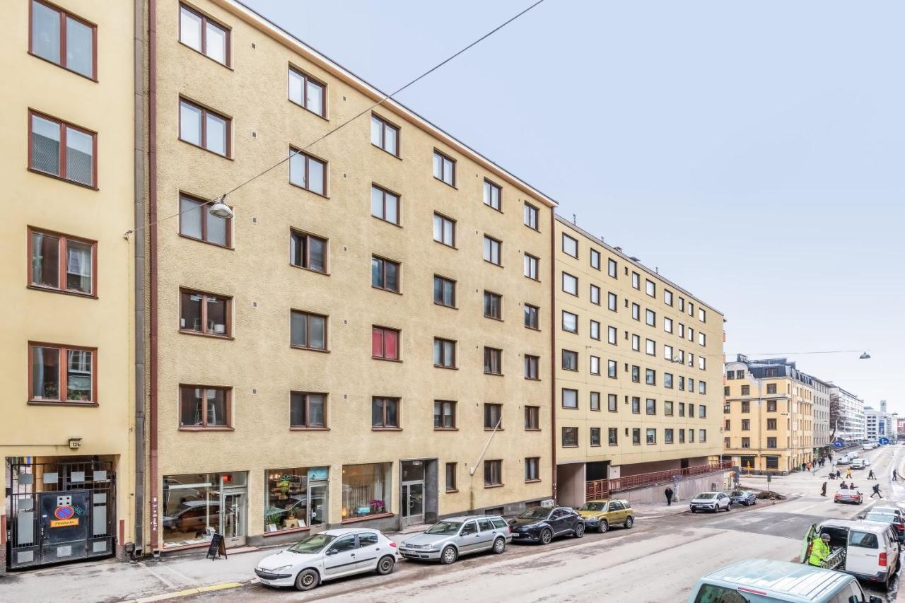 Wehost Modern Kitchen Studio With Bright Colours Appartement Helsinki Buitenkant foto